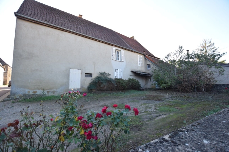Photos 5 - Prestige - Propriete agricole avec deux maisons, bâtiments et 2,9 hectares de terrain CREOT (71)