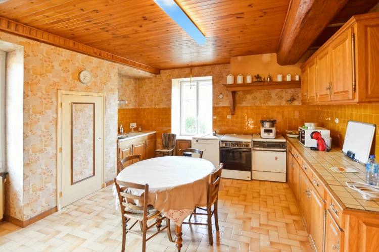 Photos 9 - Prestige - Propriete agricole avec deux maisons, bâtiments et 2,9 hectares de terrain CREOT (71)