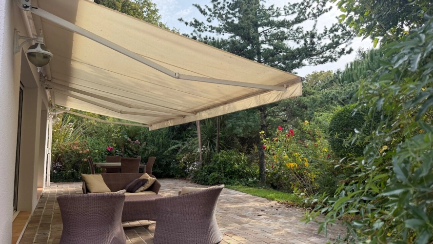 Photos 2 - Prestige - Propriété rare au bord de l'Eau Bourde GRADIGNAN 5 pièces 3 chambres + bureau sur un parc paysager