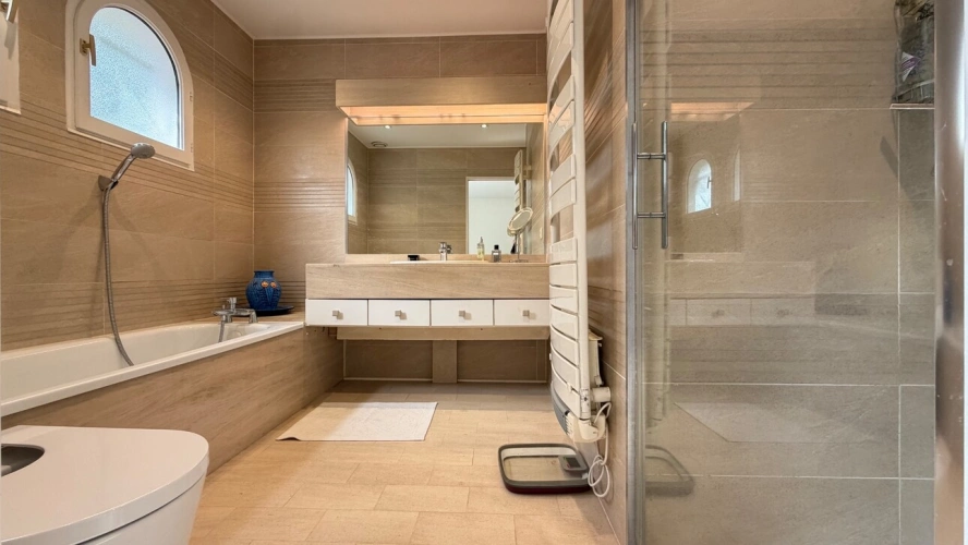 Photos 9 - Prestige - Propriété rare au bord de l'Eau Bourde GRADIGNAN 5 pièces 3 chambres + bureau sur un parc paysager