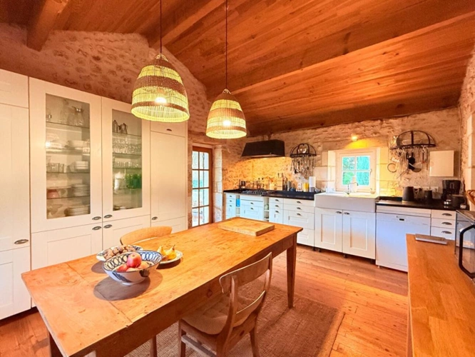 Photos 8 - Prestige - Un grand balcon royale dans la verdure, une maison de caractère et un gîte indépendant