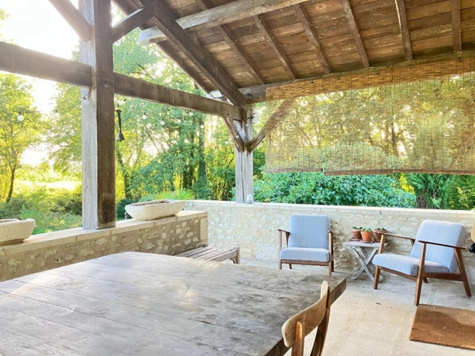 Photos 12 - Prestige - Un grand balcon royale dans la verdure, une maison de caractère et un gîte indépendant