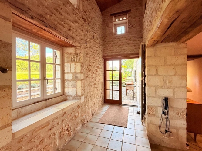 Photos 13 - Prestige - Un grand balcon royale dans la verdure, une maison de caractère et un gîte indépendant