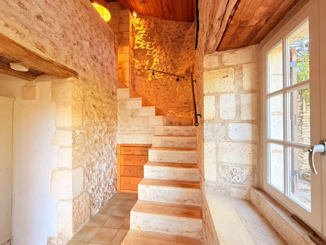 Photos 14 - Prestige - Un grand balcon royale dans la verdure, une maison de caractère et un gîte indépendant