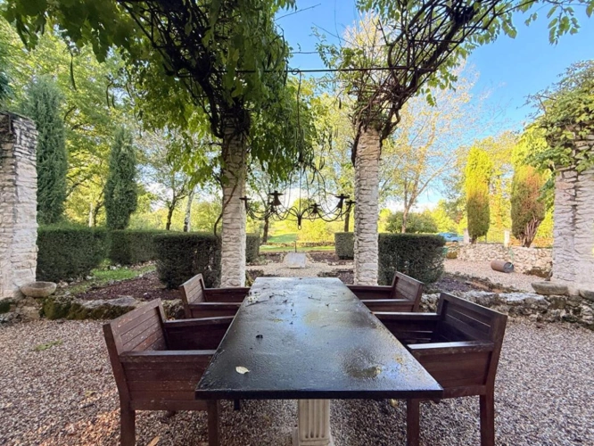 Photos 29 - Prestige - Un grand balcon royale dans la verdure, une maison de caractère et un gîte indépendant