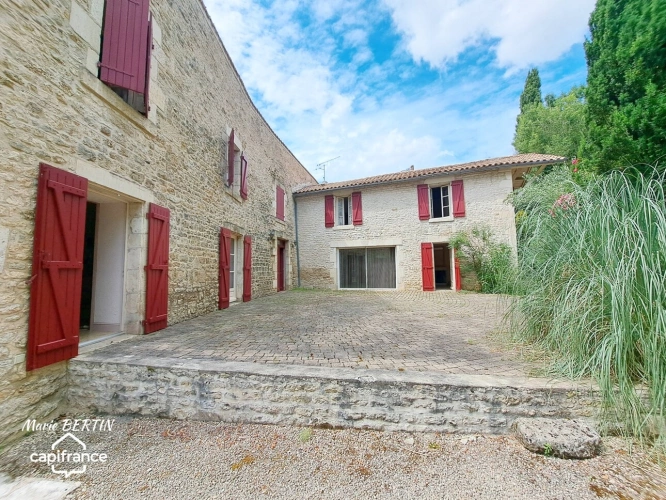 Photos 8 - Prestige - Propriété à vendre 11 pièces CELLES SUR BELLE (79)