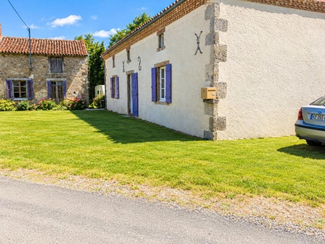 Photos 2 - Rurale - Adriers - Corps de ferme rénové de 3 chambres avec jardin. Classement énergétique A ! Une maison exceptionnelle