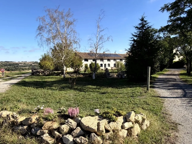 Photos 2 - Touristique - ENTRE TOULOUSE ET CARCASSONNE, UN ENSEMBLE IMMOBILIER D''EXCEPTION AU BORD DU LAC DE LA GANGUISE