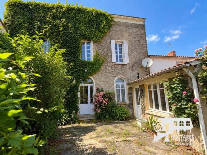 Photos 1 - Rurale - Maison Saint Julien De Concelles 10 pièce(s) 260 m2