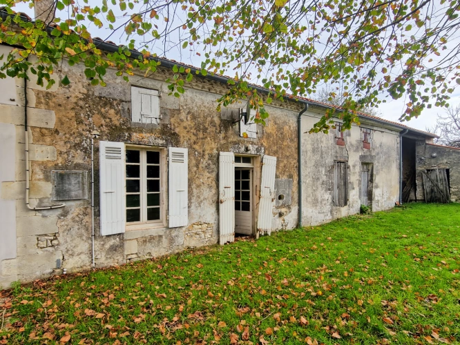 Photos 2 - Prestige - Propriete à vendre 9 pièces proche de LUSSANT (17)