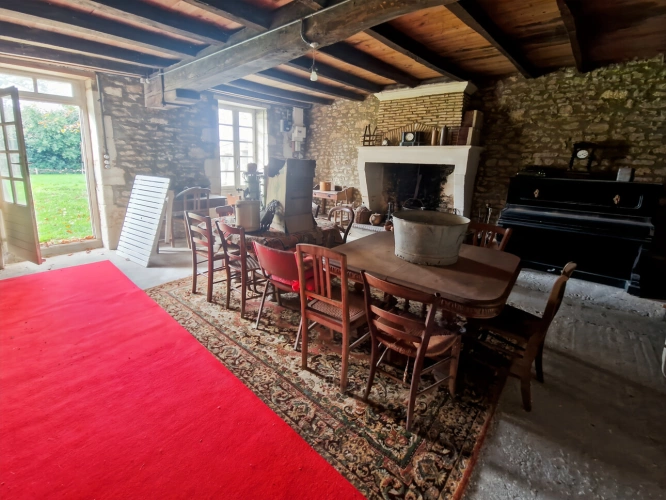 Photos 11 - Prestige - Propriete à vendre 9 pièces proche de LUSSANT (17)