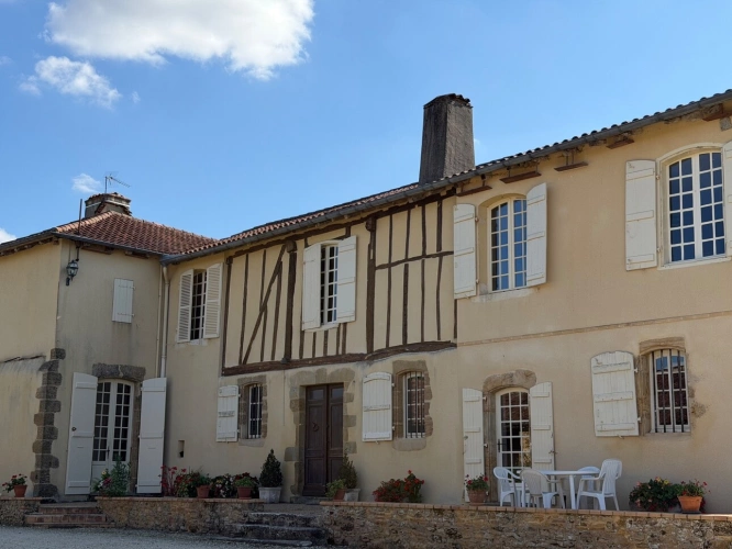 Photos 2 - Prestige - Château à vendre BAS ARMAGNAC (32) - Avec deux gîtes, dépendances, piscine et parc - 19 ha de vignes et terres
