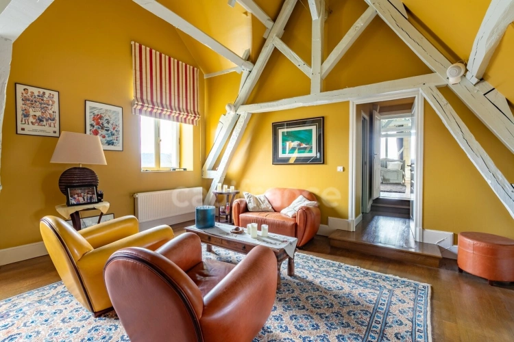 Photos 18 - Prestige - Château à vendre proche de Soissons – 720 m² avec 5 chambres -Maison indépendante de 85 m², piscine couverte, grand garage et parc de 2,57 hectares