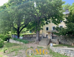 Vignette - Prestigious - Mansion with a surface area of approximately 204 m2 on a plo