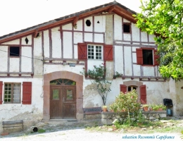 Vignette - Touristique - Ancienne ferme avec hangar a louhossoa 64