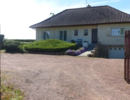 Vignette - Touristique - Propriete à vendre 5 pièces SAINT JEAN DE SAUVES (86) TERRAIN 5 600 m²