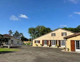 Vignette - Touristique - Dpt Gers (32), à vendre proche de VIC-FEZENSAC - 2 maisons de 222 m2 et 164 m2 - Gîte et dépendances - Terrain de 1,6 ha