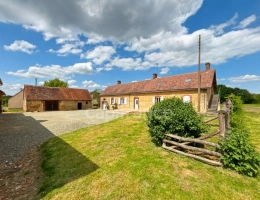 Vignette - Touristique - Propriéte à vendre  DOLLON (72) Corps de ferme environ 5 hectares