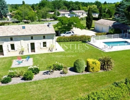 Vignette - Prestige - Charmante maison en moellon de 200 m² avec double garage, cuisine d’été avec avancée de toit et un grand parc clôturé de 5000 m²