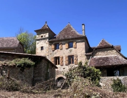 Vignette - Tourist - Farm with outbuildings