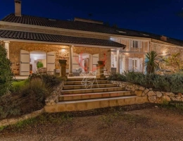 Vignette - Equestrian - Exceptional area of ​​10 hectares in the heart of Provence