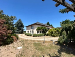 Vignette - Agricultural - On an old nursery, real estate ensemble with house and buildings