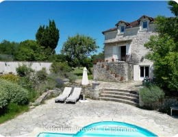 Vignette - Prestigious - Propriete à vendre 5 pièces proche de BRANTOME (24), 180m2 hab., 4 chambres, gîte 30m2, piscine 12x6, grange, 25000m2 terrain