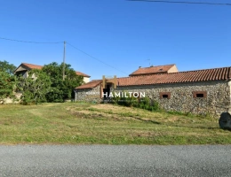 Vignette - Tourist - Farm with outbuildings