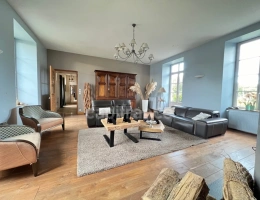 Vignette - Équestre - À VENDRE - HESDIN L'ABBÉ - CORPS DE FERME RÉNOVÉ - DOMAINE EQUESTRE - CAPACITÉ DE L'ENSEMBLE 468 M2 - HABITATION PRINCIPALE 8 PIÈCES - GARAGE - PISCINE 32 M2 - TERRAIN CLOS - DÉPENDANCES