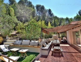 Vignette - Prestige - Propriete à vendre au sud d'AIX EN PROVENCE (13), 230 m2 sur 4 000 m2, 6 chambres, garage, piscine, jacuzzis, sauna