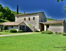 Vignette - Agricole - Propriété en pierre de 180 m² habitables sur 22 000 m² de terrain, vue dominante