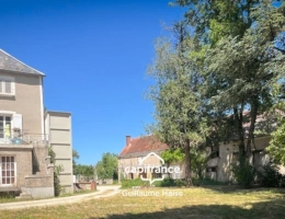 Vignette - Touristique - Propriete de 18 pièces à vendre à VATAN (36)