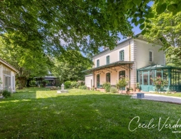 Vignette - Prestige - Propriété à vendre 10 pièces, 284 m2 BELEYMAS (24) 15 min de Bergerac – Propriété de charme du XIXe siècle avec dépendances, piscine et potentiel d’accueil sur 8 500 m²
