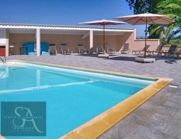 Vignette - Touristique - Propriété (trois maisons) 249m² avec piscine  à vendre pièces 15 minuntes de NARBONNE (11)