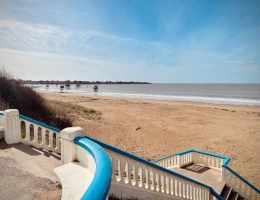 Vignette - Touristique - Propriete hotelière à vendre, 25 pièces proche de LA PLAINE SUR MER (44), terrasses, vue mer, potentiel, investissement, cote de jade, immeuble, boutique hotel, restaurant, café, belle époque