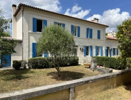 Vignette - Prestigious - Charming 19th-Century Residence – 9 Rooms, 255 m² with Pool and Tennis Court – Saint-Aigulin (17)