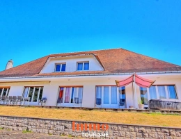 Vignette - Touristique - Maison d'hôtes / gîte avec vue sur le château de Chaumont-s