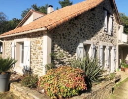 Vignette - Tourist - Propriété Moulin à 422 m² ROCHESERVIERE (85)