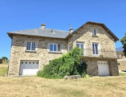 Vignette - Tourist - Farm with outbuildings