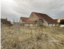 Vignette - Touristique - Grange avec grand jardin constructible proche de POUILLY EN AUXOIS (21)