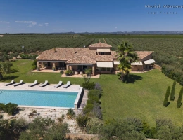 Vignette - Agricole - Propriété d’exception de 290 m2 au cœur de la Vallée des Baux-de-Provence sur 25 hectares à vendre 7 pièces MOULES (13)