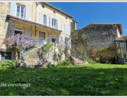 Vignette - Touristique - à vendre SAINT MAIXENT L'ECOLE (79) propriété P12 de 446 m² - Terrain de 2 152 m²
