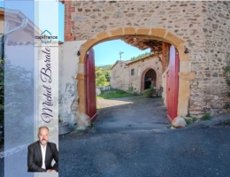 Vignette - Prestige - Ancienne ferme : 205m2 habitables, 5 chambres sur terrain de 16.000m2 à MONTROMANT (69)