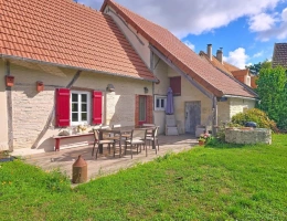 Vignette - Prestige - À vendre   Longère rénovée avec jardin clos et dépendances