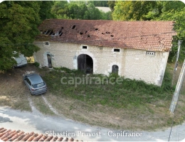 Vignette - Tourist - Dordogne (24) Grange aménageable à vendre 4 pièces BIRAS (24) 150m2 au sol
