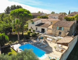Vignette - Tourist - Anglais  FOR SALE – Superb estate with two houses, panoramic view of the scrubland – Between Nîmes a