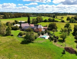 Vignette - Tourist - Farm with outbuildings