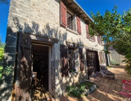 Vignette - Touristique - Cœur de campagne charentaise, Corps de Ferme avec plusieurs maisons et nombreuses dépendances