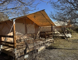 Vignette - Touristique - À VENDRE – CAMPING 4**** FDC et TERRAIN – 100 EMPLACEMENTS, CA 303KE, EBE 119KE, PLEINE NATURE