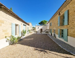 Vignette - Touristique - À VENDRE – Superbe domaine avec deux maisons, vue panoramique sur la garrigue – Entre Nîmes et Montpellier